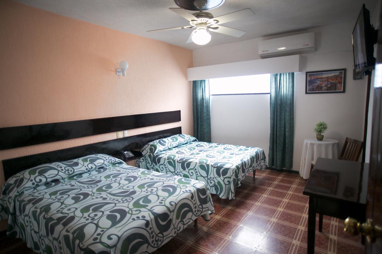 Hotel Maria De Lourdes Tuxtepec エクステリア 写真