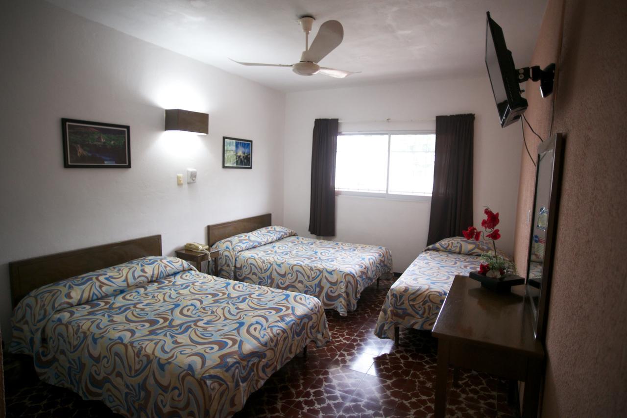 Hotel Maria De Lourdes Tuxtepec エクステリア 写真